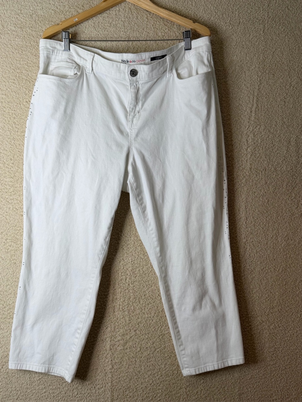 Style & Co White Studded Side Capri Jeans Stretch Size 18